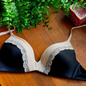 Gillian & O'Malley 34a favorite wire-free black & tan bra
